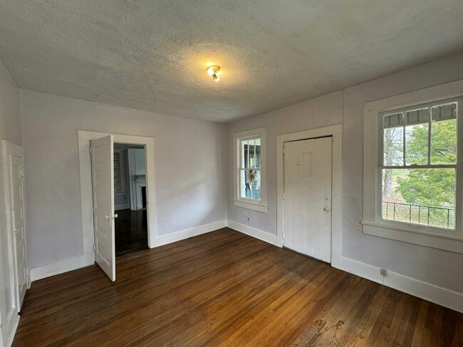 Building Photo - 435 Alta Woods Blvd