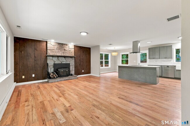 Building Photo - 115 Forty Acre Mountain Rd