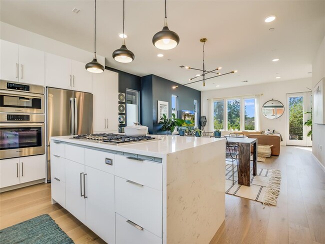 Building Photo - 3100 Menchaca Rd