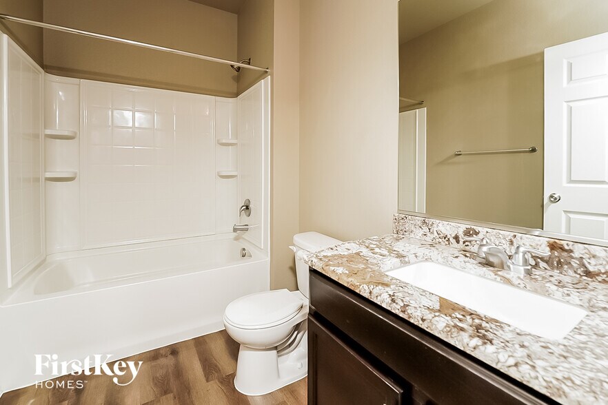 Building Photo - 6464 N Ensenada Ct