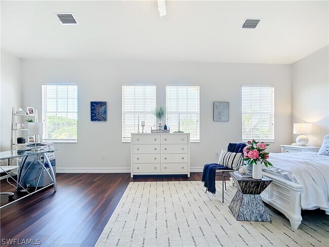 Building Photo - 4752 Stratford Ct