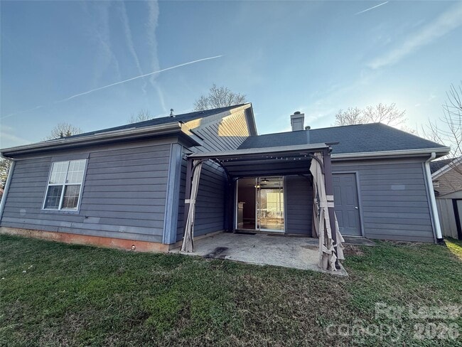 Building Photo - 142 Green Dragon Ct