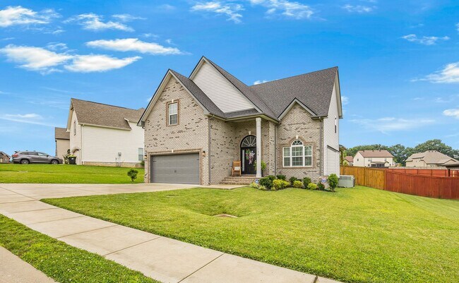 Building Photo - Pet Friendly Four Bedroom!