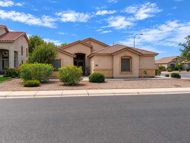 Building Photo - 2680 S Holguin Way