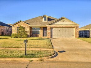 Building Photo - Cute home in Mustang schools + 3 bedrooms + 2 bathrooms