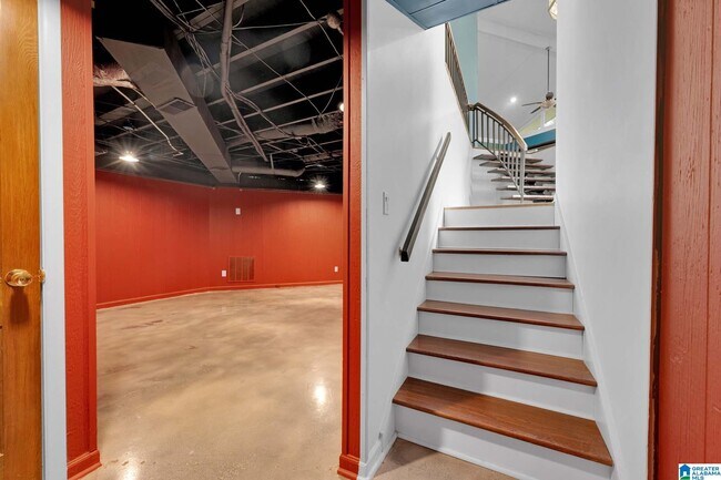 Building Photo - 373 Laredo Dr