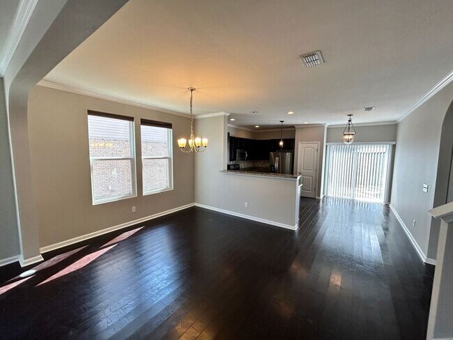 Building Photo - Spacious 5-Bedroom Home with Modern Amenit...