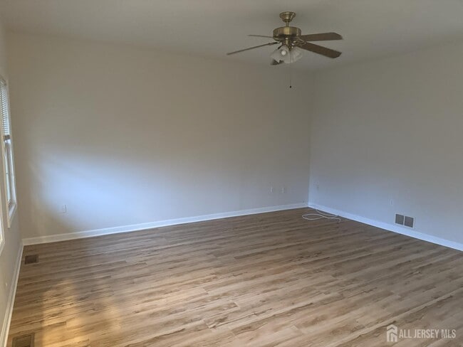 Building Photo - 555 Georges Rd