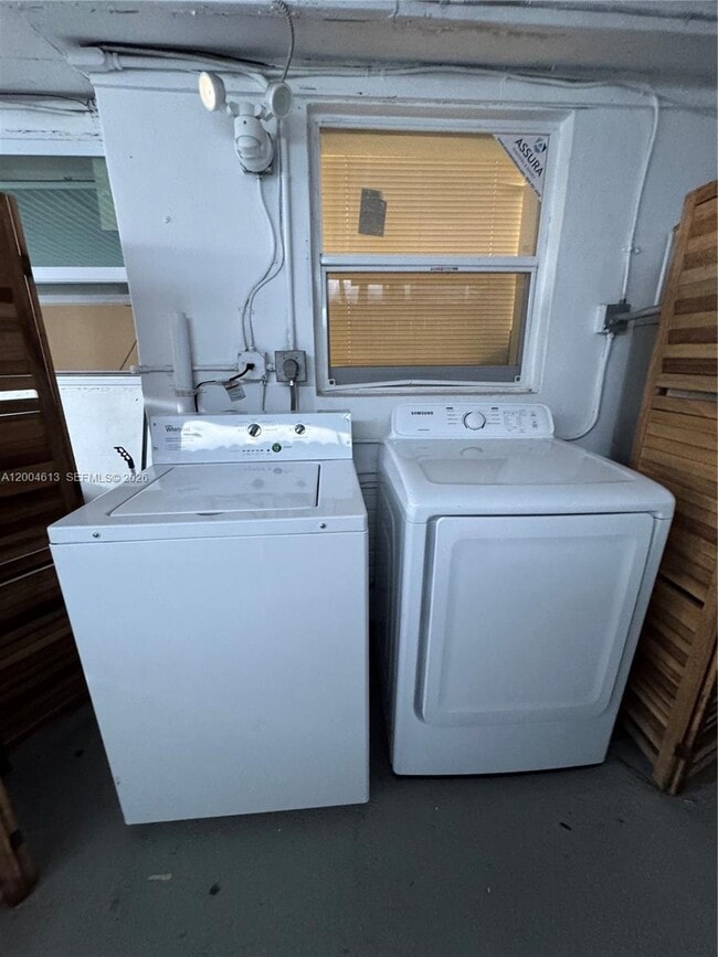 Building Photo - 2796 SW 34th Ct