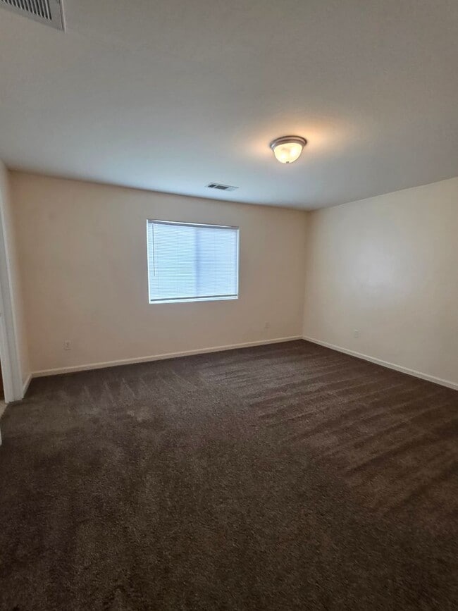 Building Photo - 11805 Holabird Ave