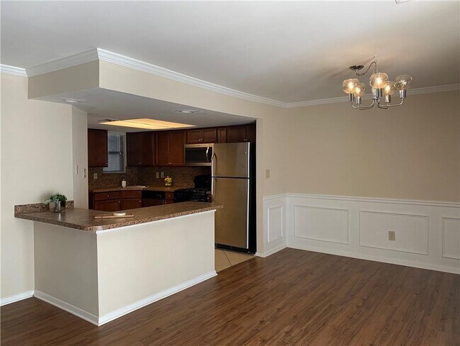 Building Photo - 2185 Palmyra Dr