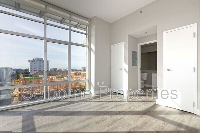 Building Photo - 1401 Jackson St