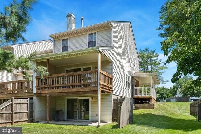 Building Photo - 266 Leedom Way