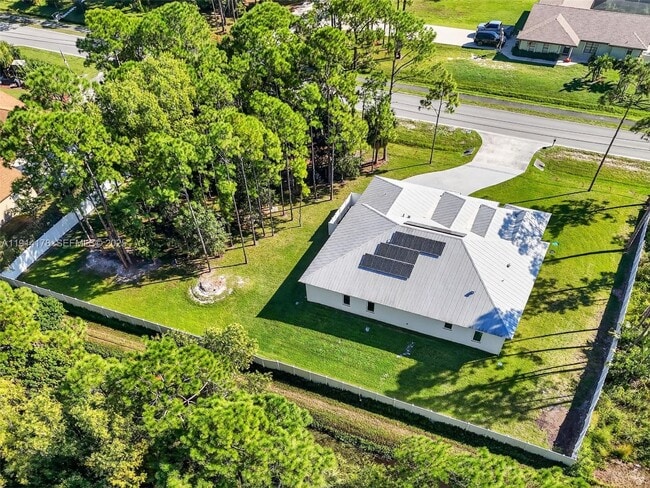 Building Photo - 18369 Mellen Ln