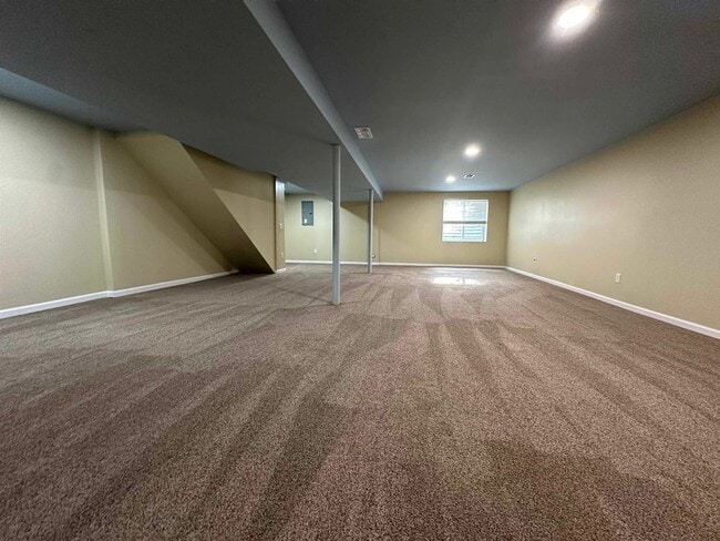 Building Photo - 8118 Cypress Cir