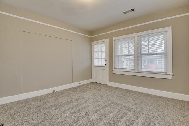 Building Photo - 104 Ellis St