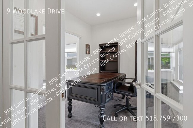 Building Photo - 9 Woodlake Dr