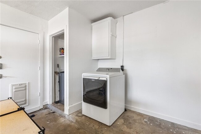 Building Photo - 209 Helena St