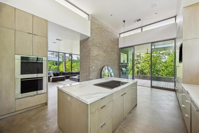 Building Photo - 9 Pinehill Ln