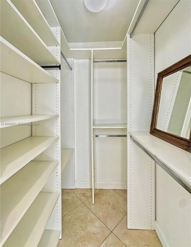 Building Photo - 21020 NE 18th Ct