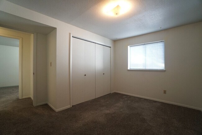 Building Photo - 4750 S Splendid Cir