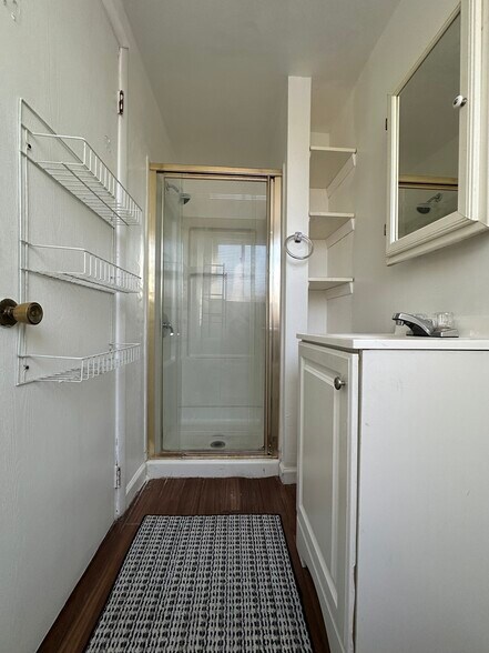 Building Photo - 134 Sherman St