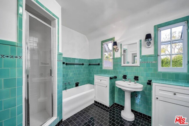 Building Photo - 618 N Rodeo Dr