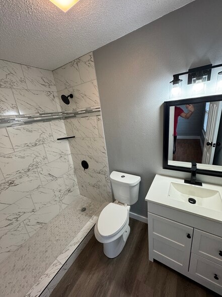 Bathroom #2 - 1723 W Washington St