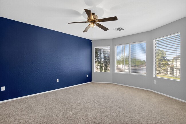 Building Photo - Gilbert Living with Private Pool