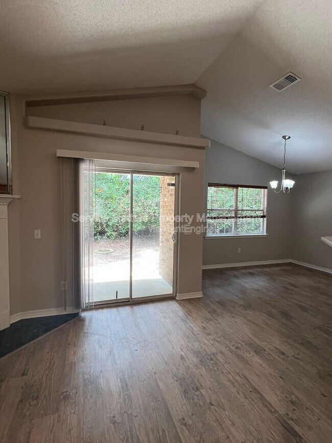 Building Photo - 5959 Sleepy Hollow Ct