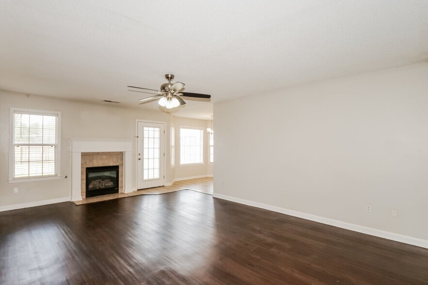 Building Photo - 1110 Greenwich Dr