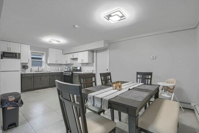 Building Photo - 763 Route 9W-SI ID1466556P