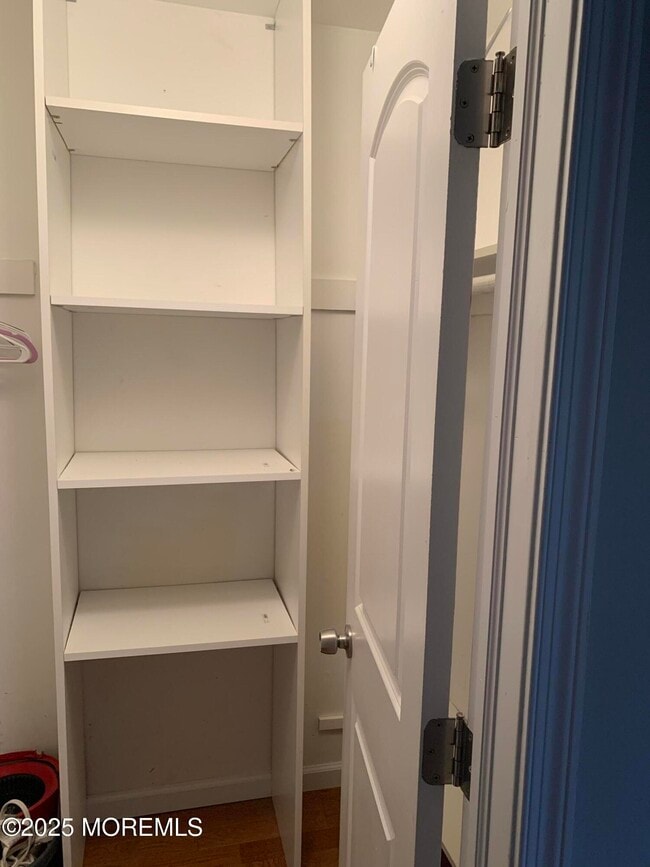 Building Photo - 32 Manchester Ct