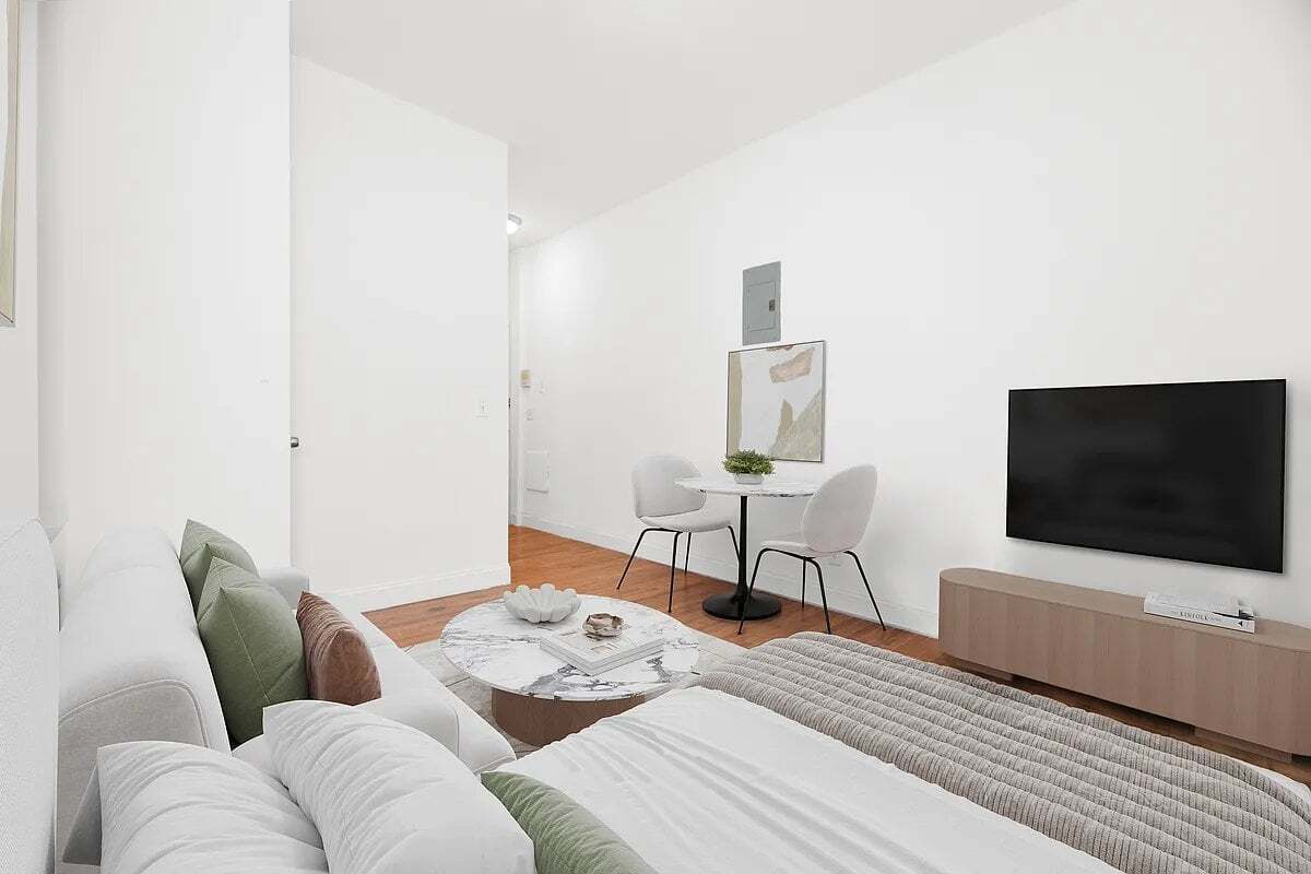 Building Photo - 25 Thompson St