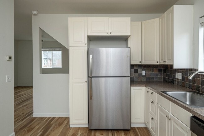 Building Photo - $2845/mo - 3 Bed/2 Bath Updated Home in the Heart of the Alberta Arts District!