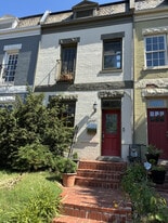 Building Photo - 1022 G St NE
