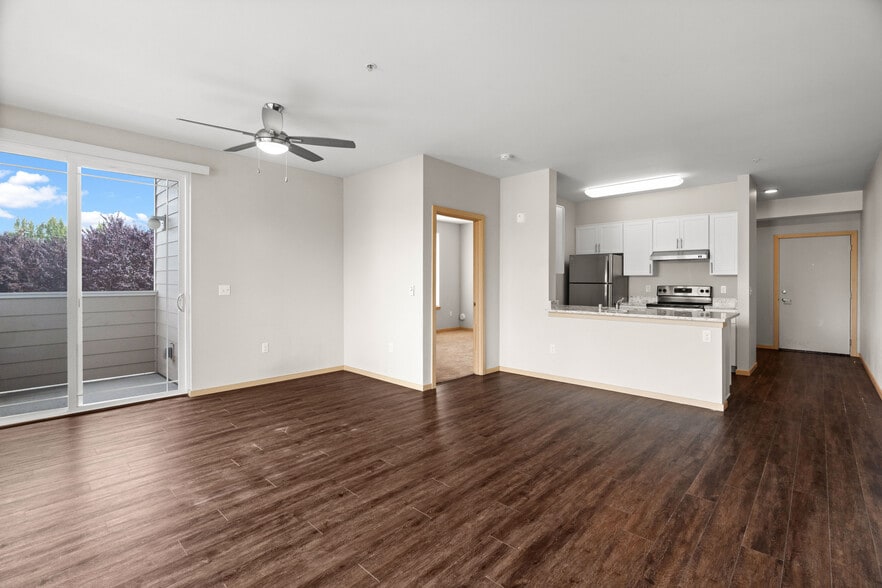 1 Bed 1 Bath Deluxe (2) - 913 Sq Ft - Alder Court Apartments