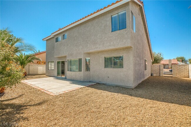 Building Photo - 2358 Belvedere Dr