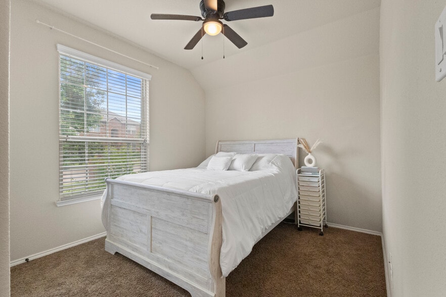 Building Photo - 617 Wounded Knee Dr