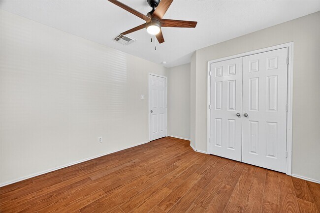 Building Photo - 2611 Floral Bloom Way