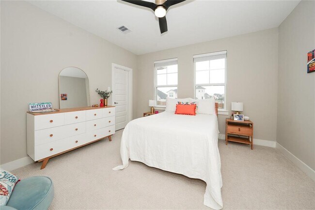 Building Photo - 413 Stratus View Ct