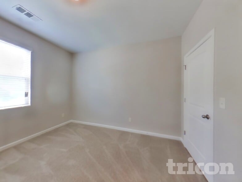 Building Photo - 474 Lake Ridge Ln