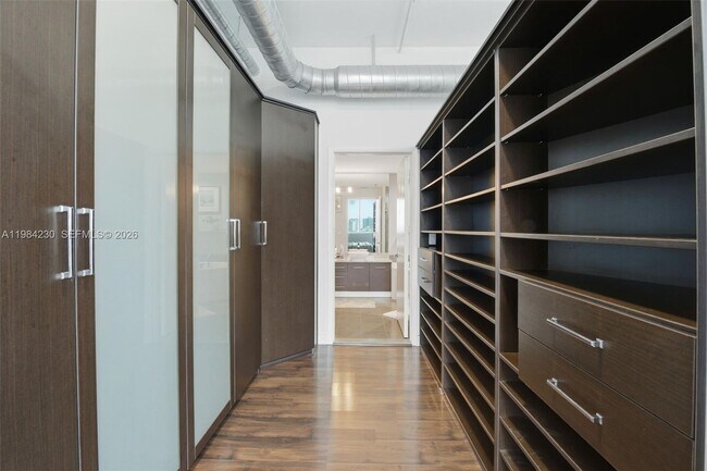 Building Photo - 3029 NE 188th St