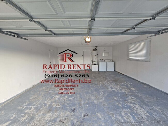 Building Photo - 1622 Sandalwood Dr