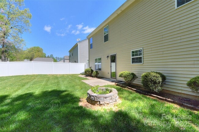 Building Photo - 9409 Pond Vista Court