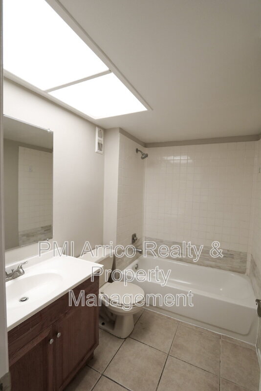 Building Photo - 4957 Puritan Cir