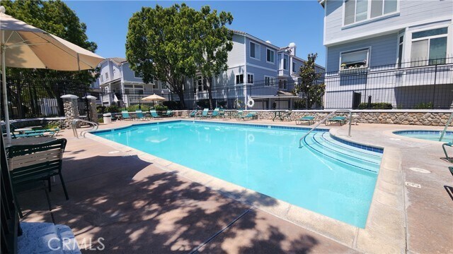Building Photo - 580 N Pageant Dr