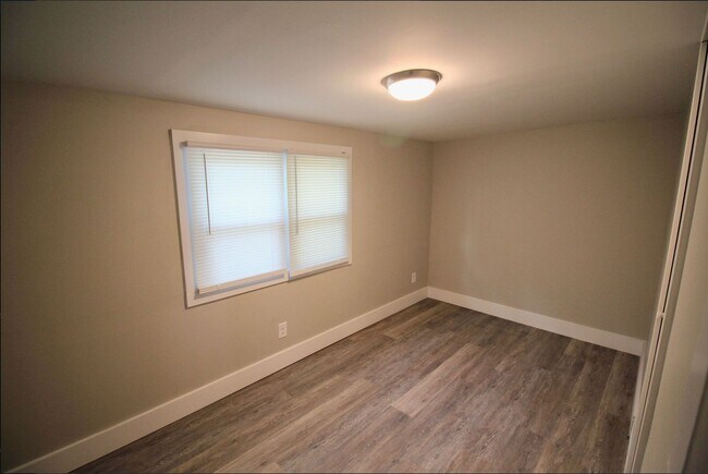 Building Photo - 2 Bed / 1 Bath Single-Family Home – N. Gaines Township