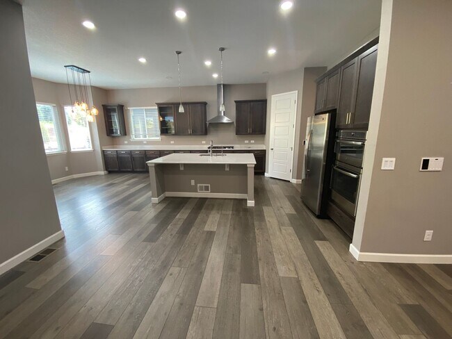Building Photo - Incredible Home in Parker