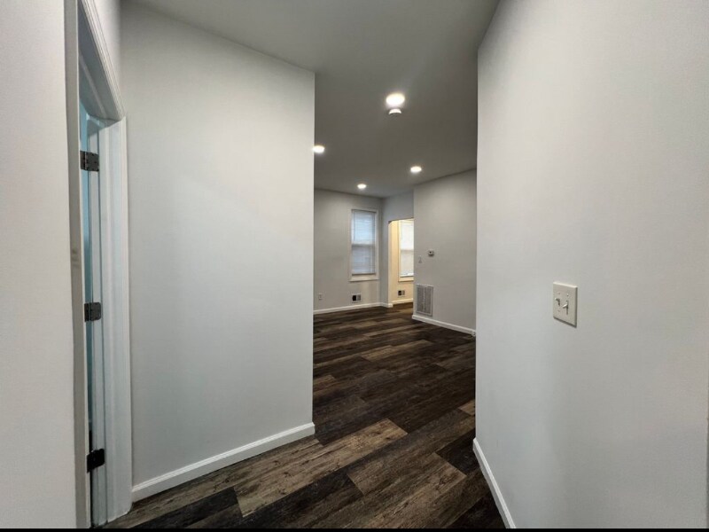 Building Photo - 11 Lowden St